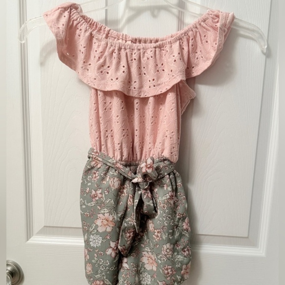 Paper Doll Shorts Eyelet Romper with belt Girls Sz 7/8 SMALL BK